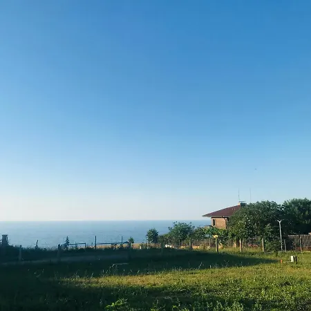 캠프장 Каравана В Синеморец